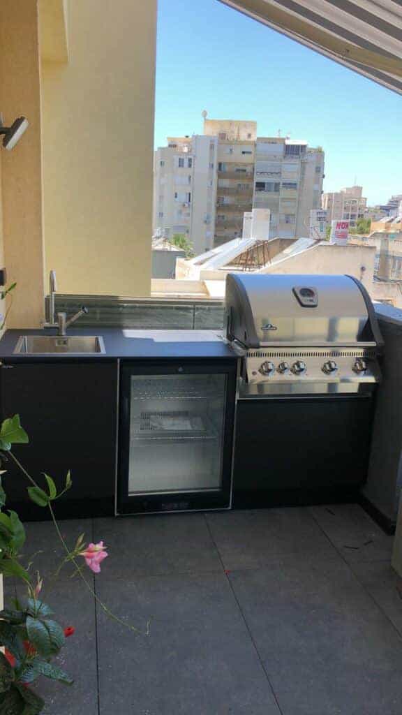 מטבח קטן במרפסת אלומקס