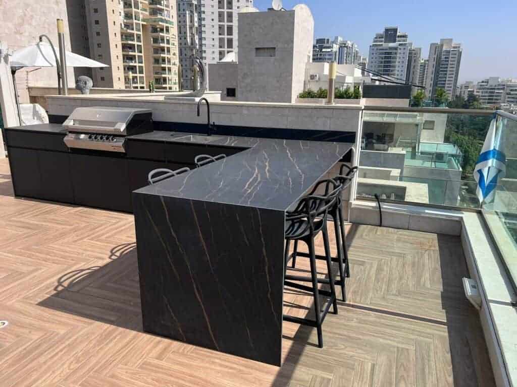 מטבח חוץ מרפסת פנטאוז תל אביב